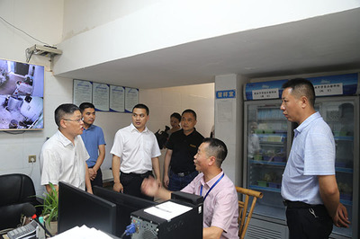 筑牢校園安全防線，賦能智慧后勤服務(wù)——省教育廳領(lǐng)導(dǎo)蒞臨射洪中學(xué)調(diào)研食品安全及食堂信息化建設(shè)工作